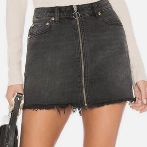 WE THE FREE People Black Denim Mini Skirt Zipper O Ring‎ Raw Fray Hem Size 30